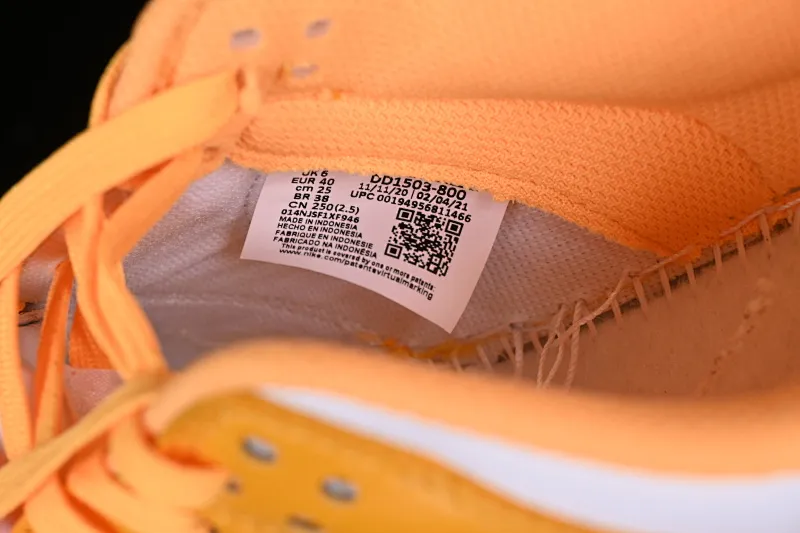All categories Nk SB Dunk series Nk SB Dunk Low low-top sneakers Nk Dunk Low SB dunk series white and yellow color low-top casual sports skateboard shoes DD1503-800